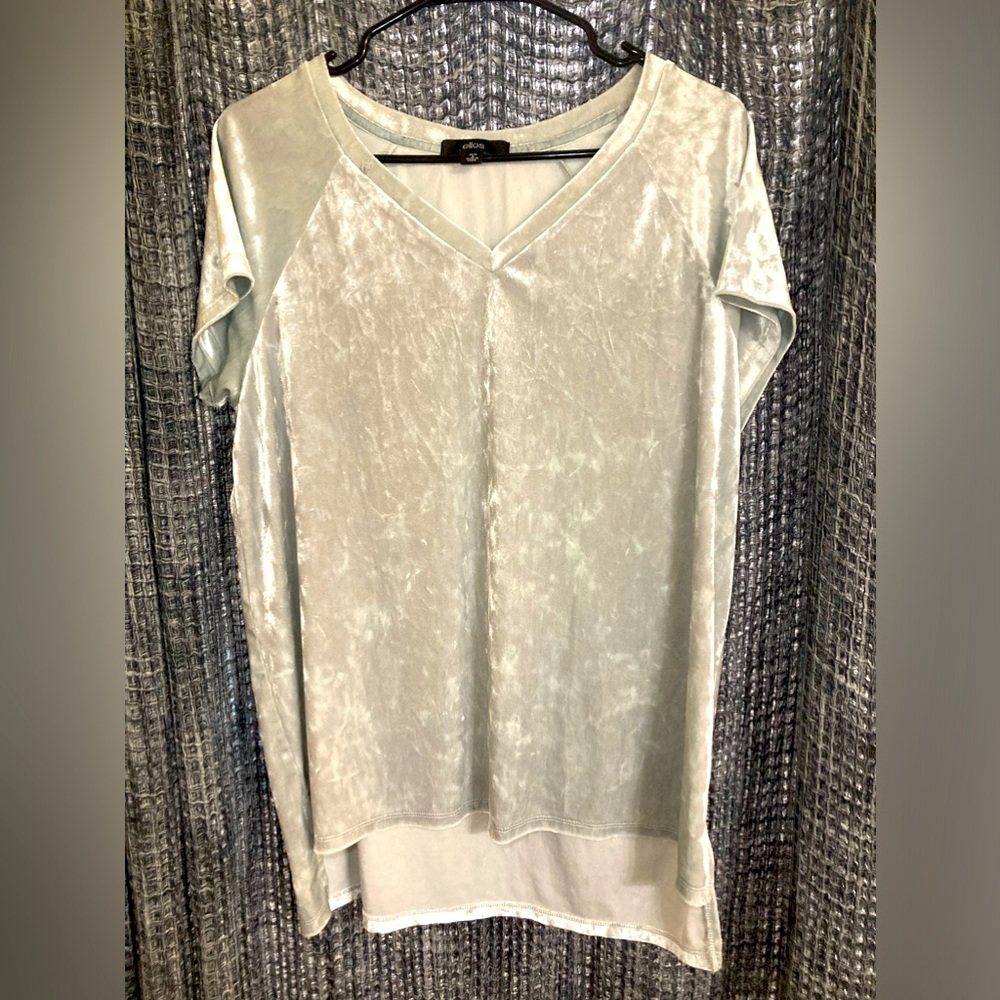 Ellos crushed velour silver V-neck top size 10/12